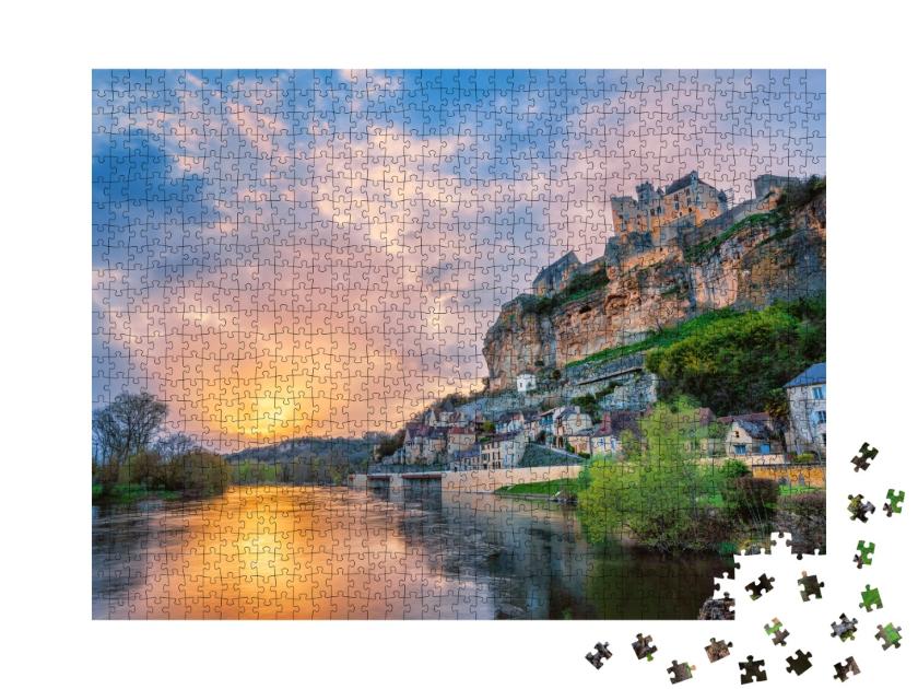 Puzzle de 1000 pièces « Le village de Beynac-et-Cazenac avec le château médiéval de Beynac, Dordogne, France »