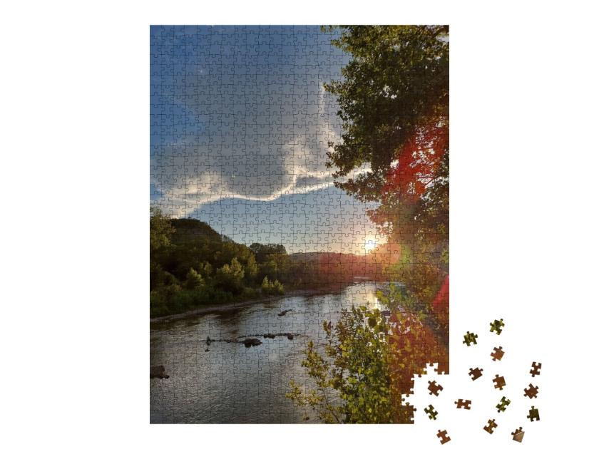 Puzzle de 1000 pièces « Coucher de soleil sur la rivière en Ardèche France. »