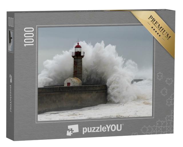 Puzzle de 1000 pièces « Des vagues déferlent sur un phare »