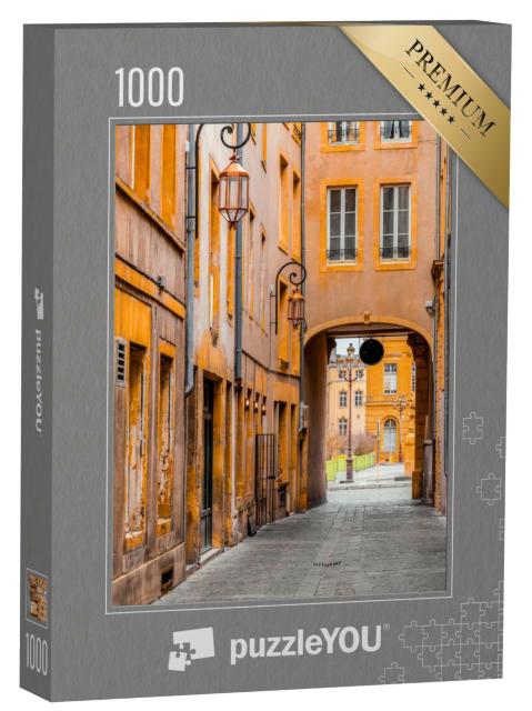 Puzzle de 1000 pièces « Vue de la rue et bâtiments typiques français dans la ville de Metz, France »